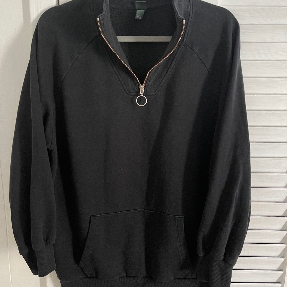 Black ring zip sweatshirt